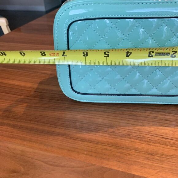Purse, handbag, EUC, quilted turquoise vegan patent leather, holds phone - Picture 8 of 16